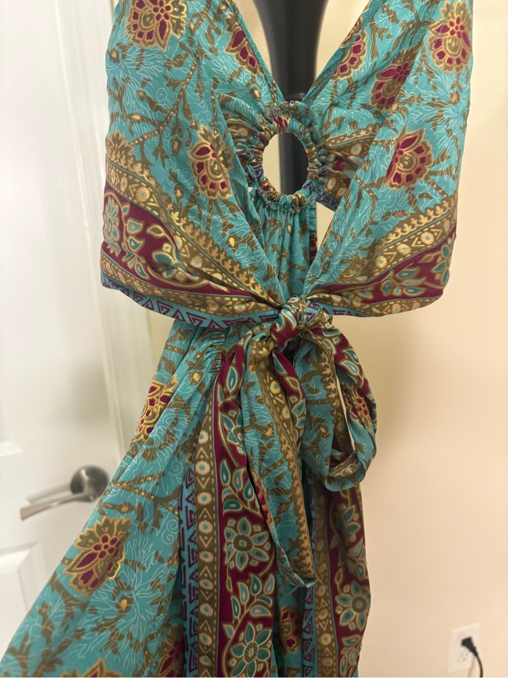 Turquoise Floral Print Backless Halter Maxi Dress with Ring Detail - Picture 9 of 10